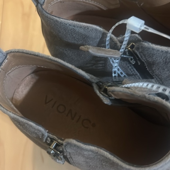 Vionic Cecily bootie - Picture 2 of 6